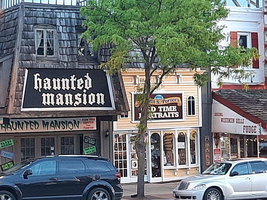 Downtown in the&nbsp;Dells